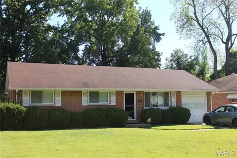 9478 Jaros Ct, Saint Louis, MO 63137