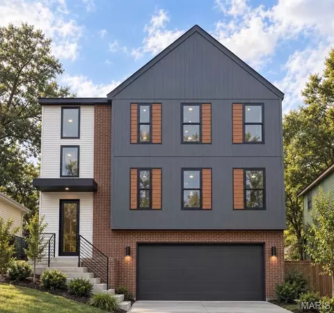 312 Oak Tree Dr, Saint Louis, MO 63119