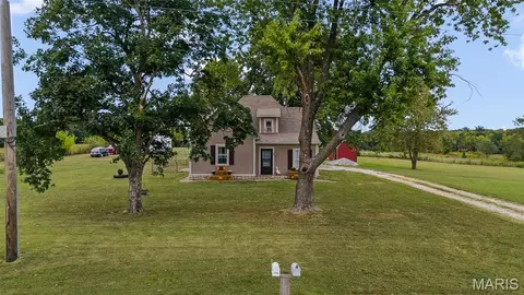 2121 County Road 362, New Bloomfield, MO 65063