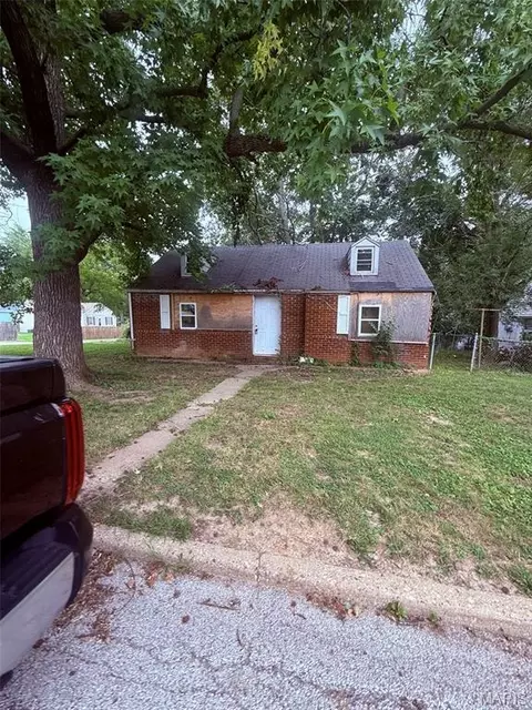 752 S Miller, Decatur, IL 62521