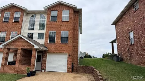108 Empson Dr, Valmeyer, IL 62295