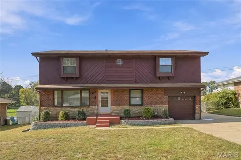 9719 Durham Dr, Saint Louis, MO 63137