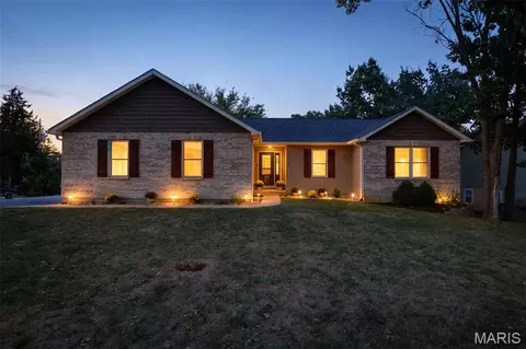 9814 Ridgecrest Dr, Hillsboro, MO 63050