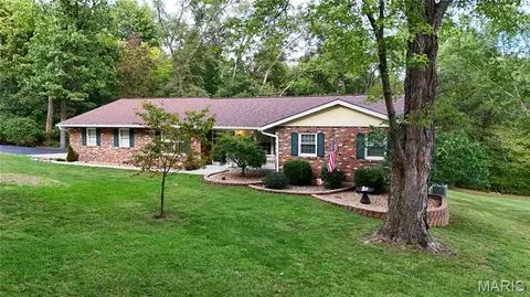 110 Summerset Ln, Festus, MO 63028