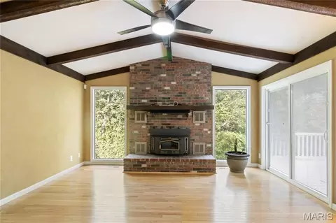 Living - 110 Summerset Ln, Festus, MO 63028 photo 4 of 5