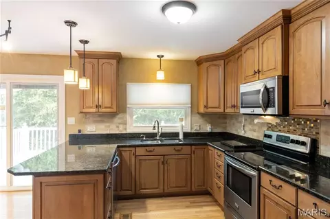 Kitchen - 110 Summerset Ln, Festus, MO 63028 photo 2 of 2