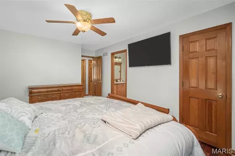 Bedroom - 355 Birmingham Dr, O'fallon, MO 63366 photo 3 of 5
