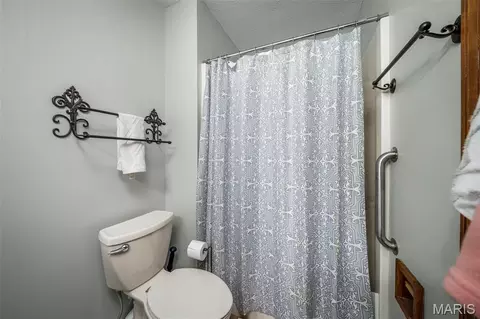 Bath - 355 Birmingham Dr, O'fallon, MO 63366 photo 2 of 4