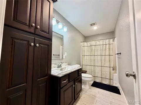Bath - 19010 Albert St, Dexter, MO 63841 photo 3 of 3