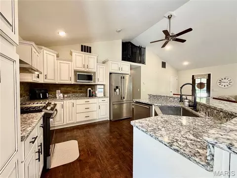 Kitchen - 19010 Albert St, Dexter, MO 63841 photo 1 of 1