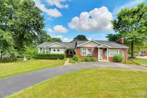 9920 Wolff Dr, Saint Louis, MO 63123