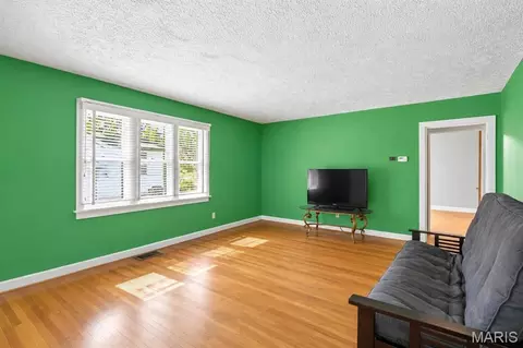 Living - 2307 E Main St, Belleville, IL 62221 photo 1 of 2