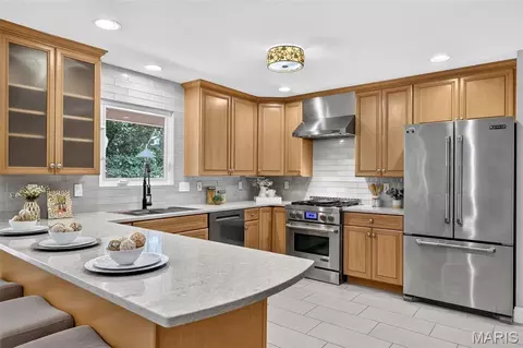 Kitchen - 161 Stuart Ln, Eureka, MO 63025 photo 4 of 6