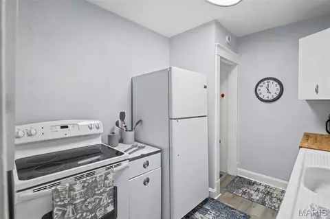 Kitchen - 2626 Plainview Ter, Alton, IL 62002 photo 4 of 4