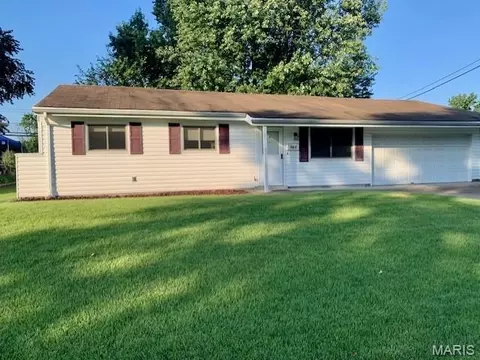660 Central Pkwy, Florissant, MO 63031
