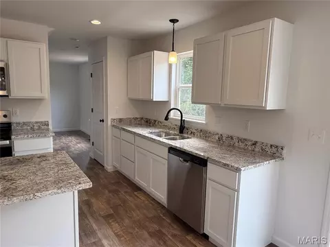 Kitchen - 209 John St, Troy, MO 63379 photo 4 of 7