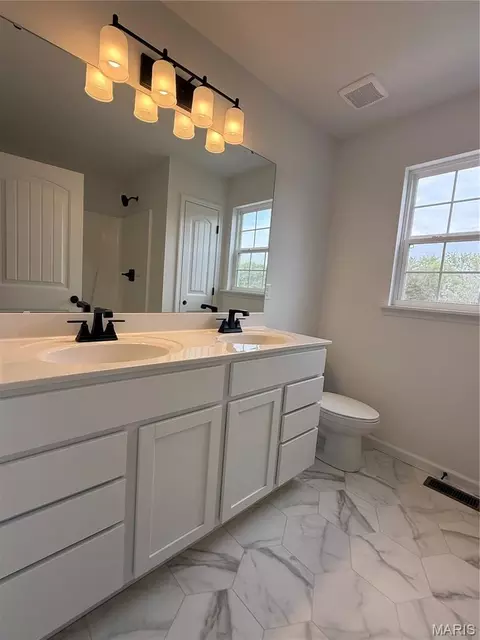 Bath - 209 John St, Troy, MO 63379 photo 6 of 8