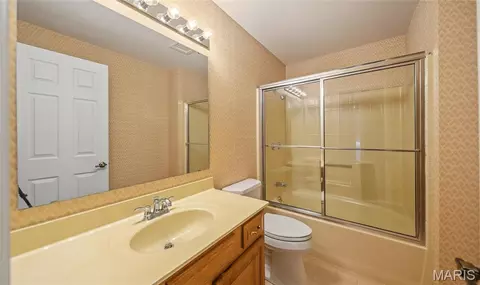 Bath - 616 Brighton Ct, Rolla, MO 65401 photo 4 of 5