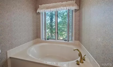Bath - 616 Brighton Ct, Rolla, MO 65401 photo 3 of 5