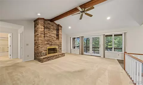 Living - 616 Brighton Ct, Rolla, MO 65401 photo 2 of 6