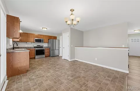 Entry Way - 5 Rockford Ct, Troy, MO 63379 photo 3 of 4