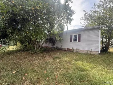 611 Main, Galatia, IL 62935