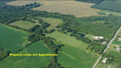 00000 E Carlyle Rd, Thompsonville, IL 62890