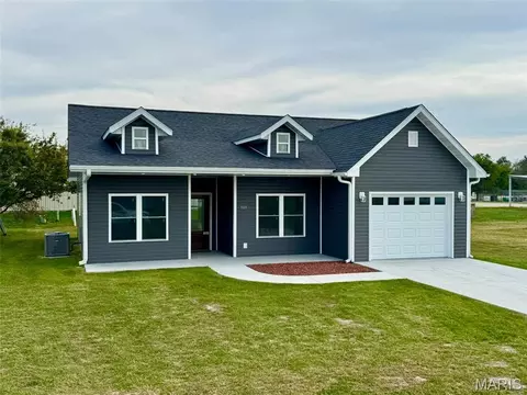 300 Redbud Rd, Vandalia, MO 63382