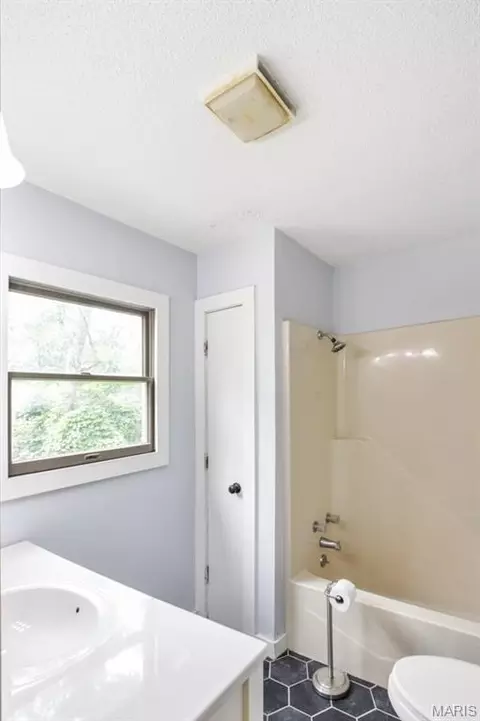 Bath - 1205 E Stude Ln, Bland, MO 65014 photo 1 of 5
