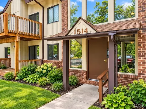 1514 Summer Run Dr #206, Florissant, MO 63033