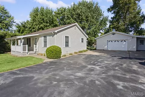 523 Brown St, Brighton, IL 62012