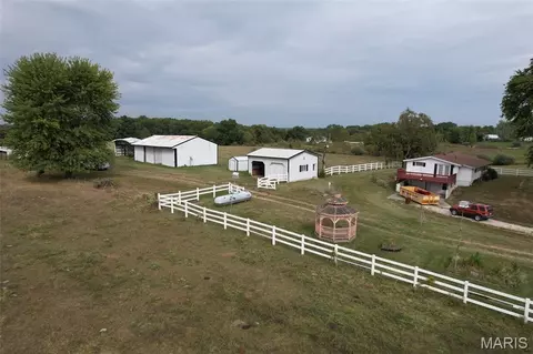 3924 Pike 43, Bowling Green, MO 63334
