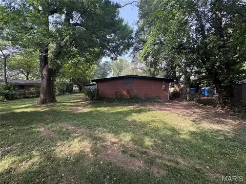 Exterior - 8410 Bayberry Dr, Berkeley, MO 63134 photo 2 of 2