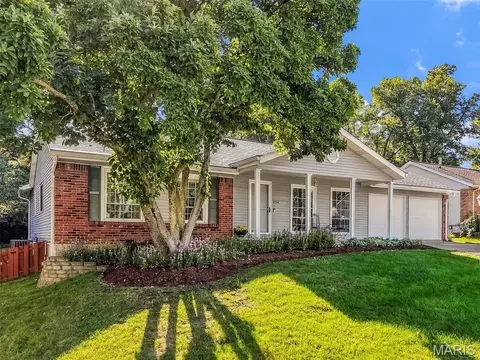 854 La Bonne Pkwy, Manchester, MO 63021