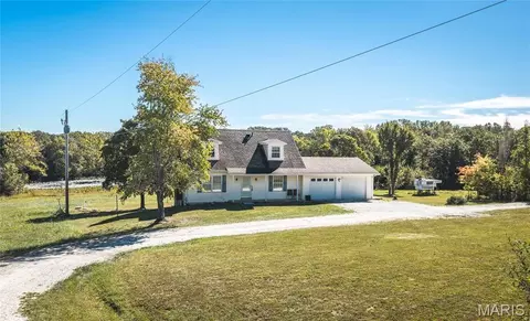 8134 Diamond School Rd, Luebbering, MO 63061