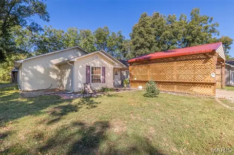 2121 Pike St, Poplar Bluff, MO 63901