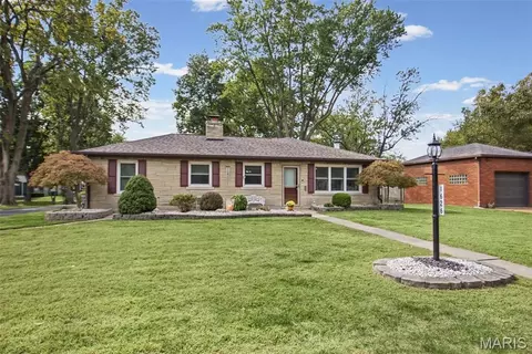 1626 Main St, Highland, IL 62249