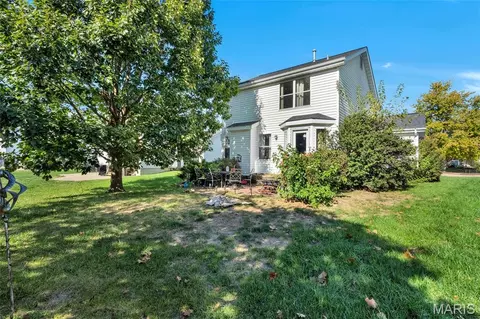 Exterior - 247 Centerfield Dr, O'fallon, MO 63366 photo 6 of 10