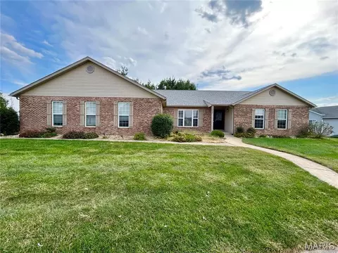 1024 W Fallen Lake Dr, Waterloo, IL 62298