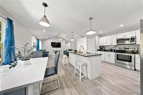 Kitchen - 12337 Weatherby Ct, Rolla, MO 65401 photo 4 of 4