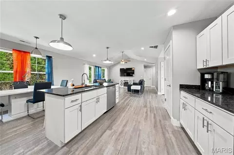 Kitchen - 12337 Weatherby Ct, Rolla, MO 65401 photo 3 of 4