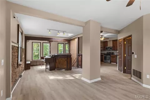 Entry Way - 5129 S Compton Ave, Saint Louis, MO 63111 photo 9 of 12