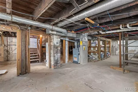 Entry Way - 5129 S Compton Ave, Saint Louis, MO 63111 photo 12 of 12