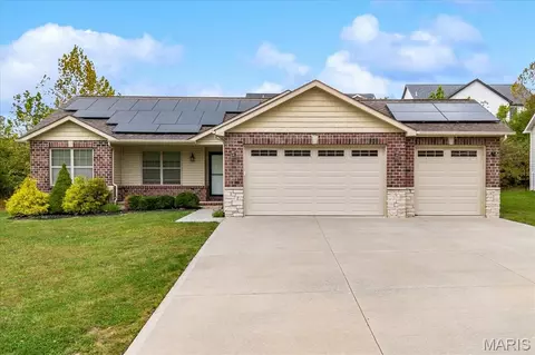 7994 Matterhorn Canyon Rd, Caseyville, IL 62232