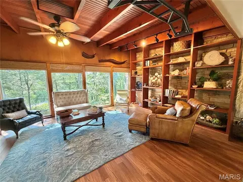 Living - 800 E 10th St, Salem, MO 65560 photo 2 of 3