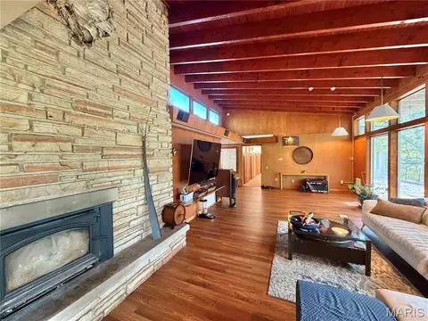 Living - 800 E 10th St, Salem, MO 65560 photo 1 of 3