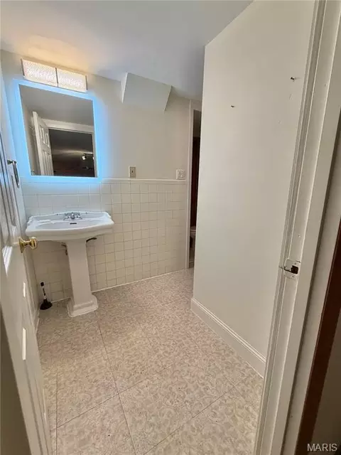 Bath - 800 E 10th St, Salem, MO 65560 photo 7 of 9