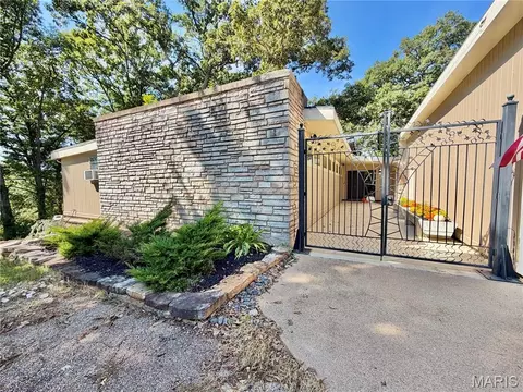 Exterior - 800 E 10th St, Salem, MO 65560 photo 3 of 25