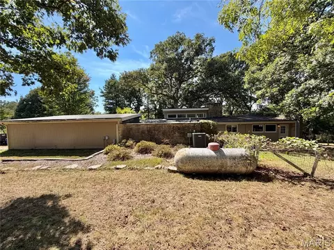 Exterior - 800 E 10th St, Salem, MO 65560 photo 10 of 25