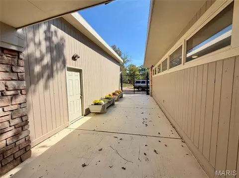 Exterior - 800 E 10th St, Salem, MO 65560 photo 12 of 25